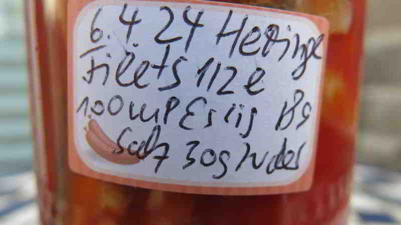 Heringsfilets in Tomatensoße, selbstgemachte Dauerkonserve