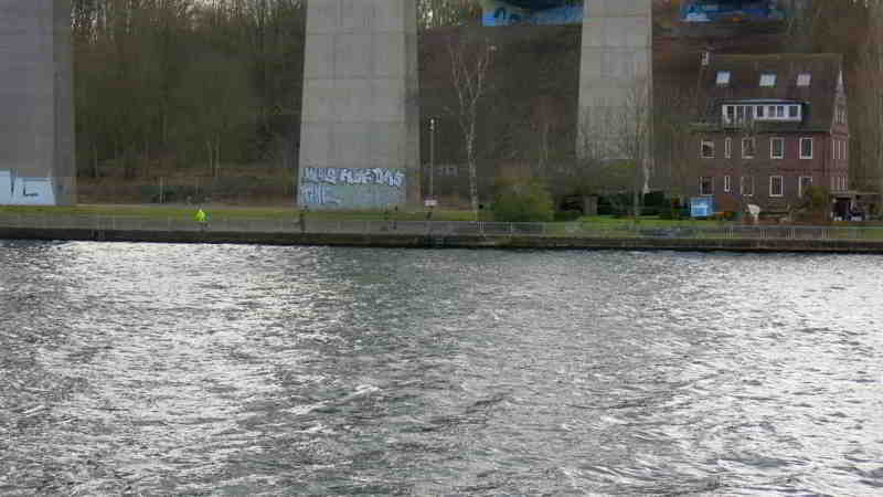 15.03.2023 vormittags Kiel Holtenau Süd: Heringsangeln in Kiel. Sehr wenig Angler