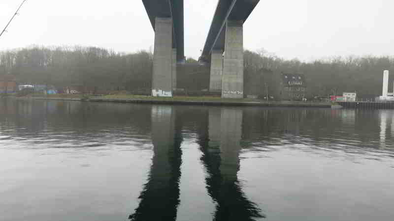 21. März 2023 Kein Heringsangler im Bereich der Holtenauer Hochbrücke Süd zu sehen
