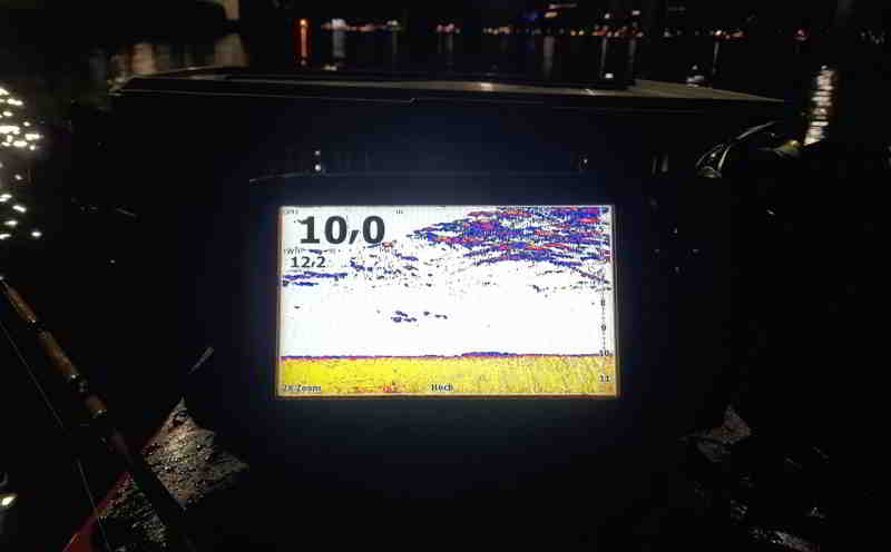 © Kajak-Rudi Echolotanzeige vom 31.10.2025 / Uferangler müssen warten, bis die Heringe vieleicht vorbeikommen