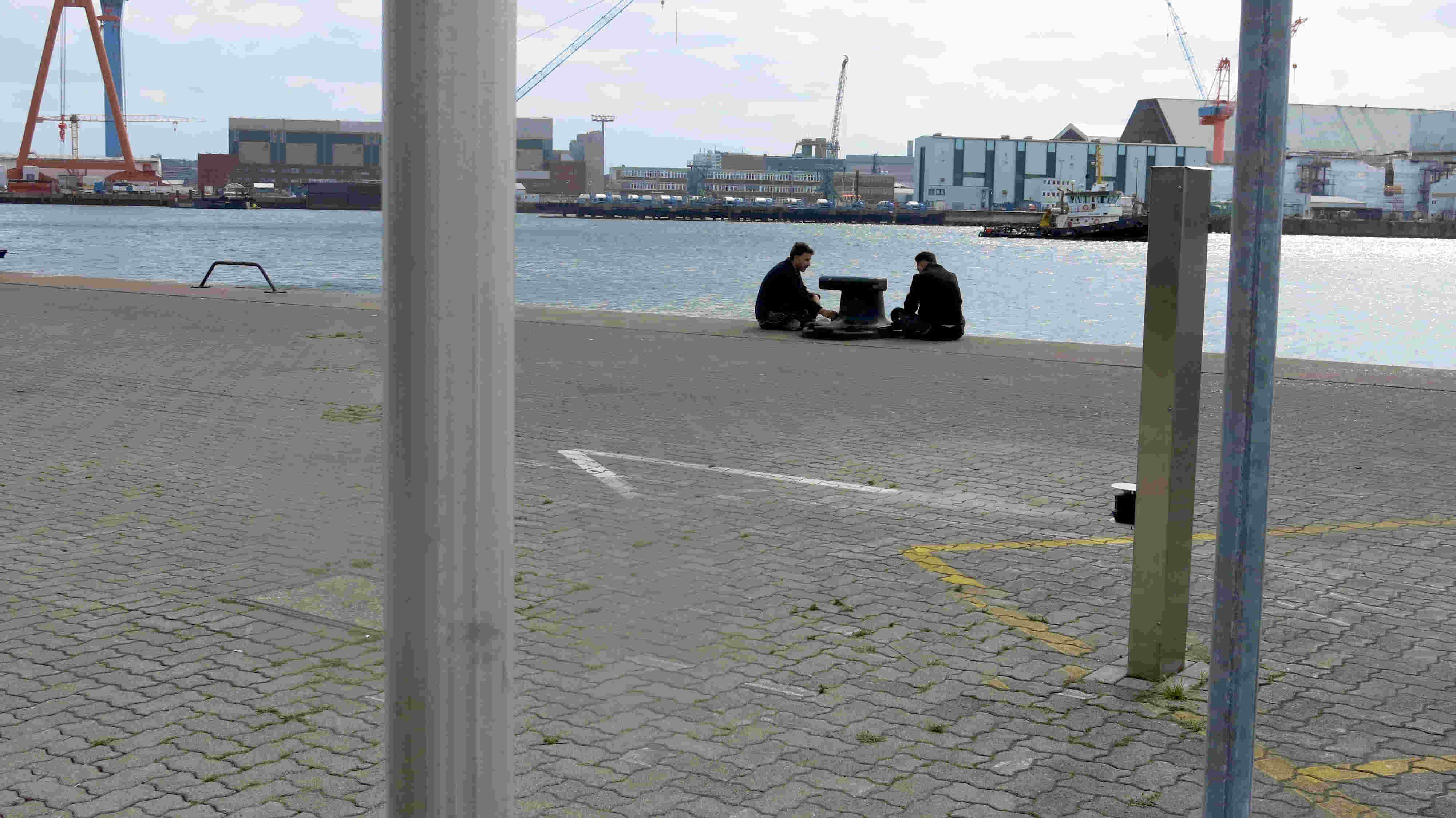 Pause an einem Fangplatz für Heringe im Bereich des Rotlichtbezirks in Kiel