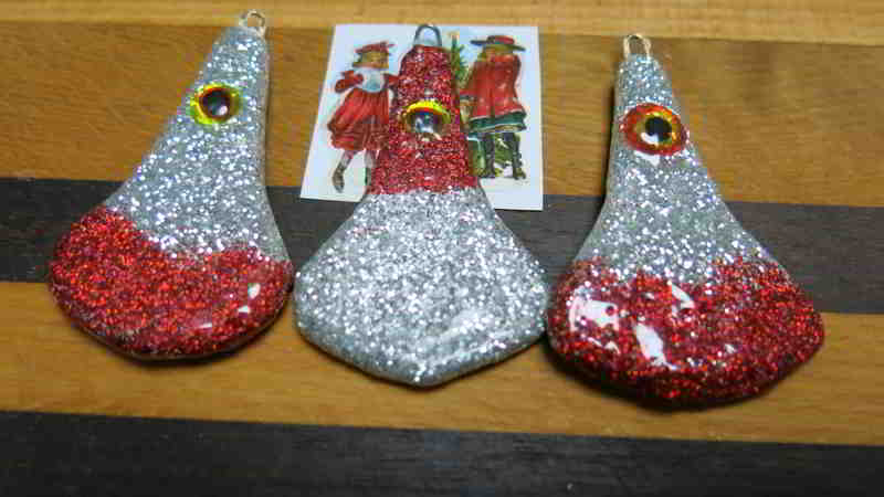 Weihnachtich anmutende Beschwerung für ein Heringsvorfach aus der Manufaktur von "Petermänchen"