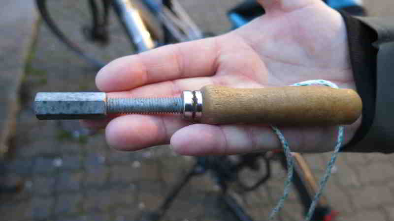 Petermänchens frisch angefertigter Heringspriest bei der Jagd auf Winterhering in Kiel